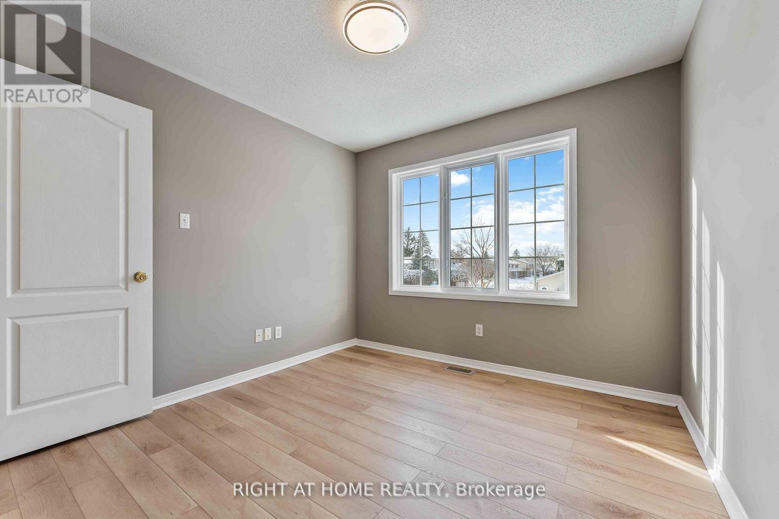3 Bed, 4 Bath House for Rent in Ottawa – 104 B CRAIG HENRY DRIVE, Ottawa – MLS# X13481174 - Image 25