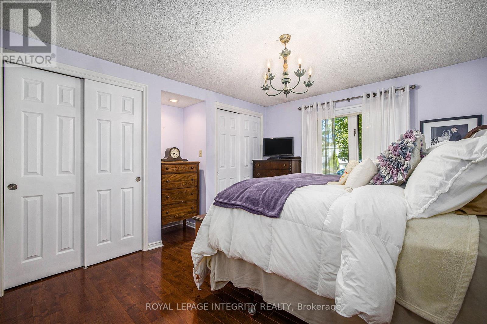 24 MATHER STREET - 12