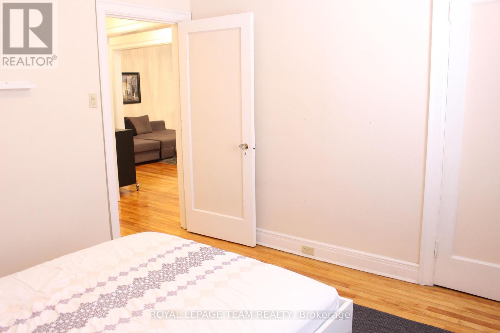 2 Bed, 1 Bath House for Rent in Ottawa – 14 – 612 BANK STREET, Ottawa – MLS# X13481290 - Image 21