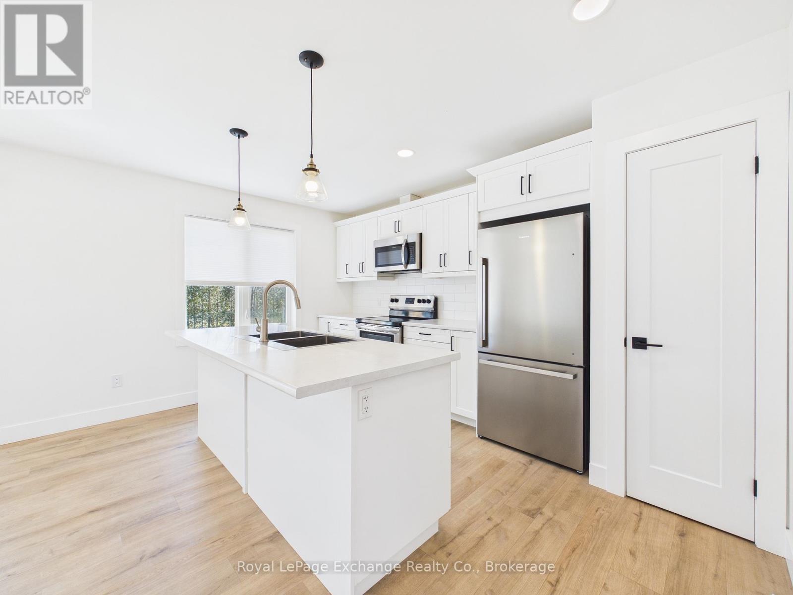 1085 SUTTON STREET