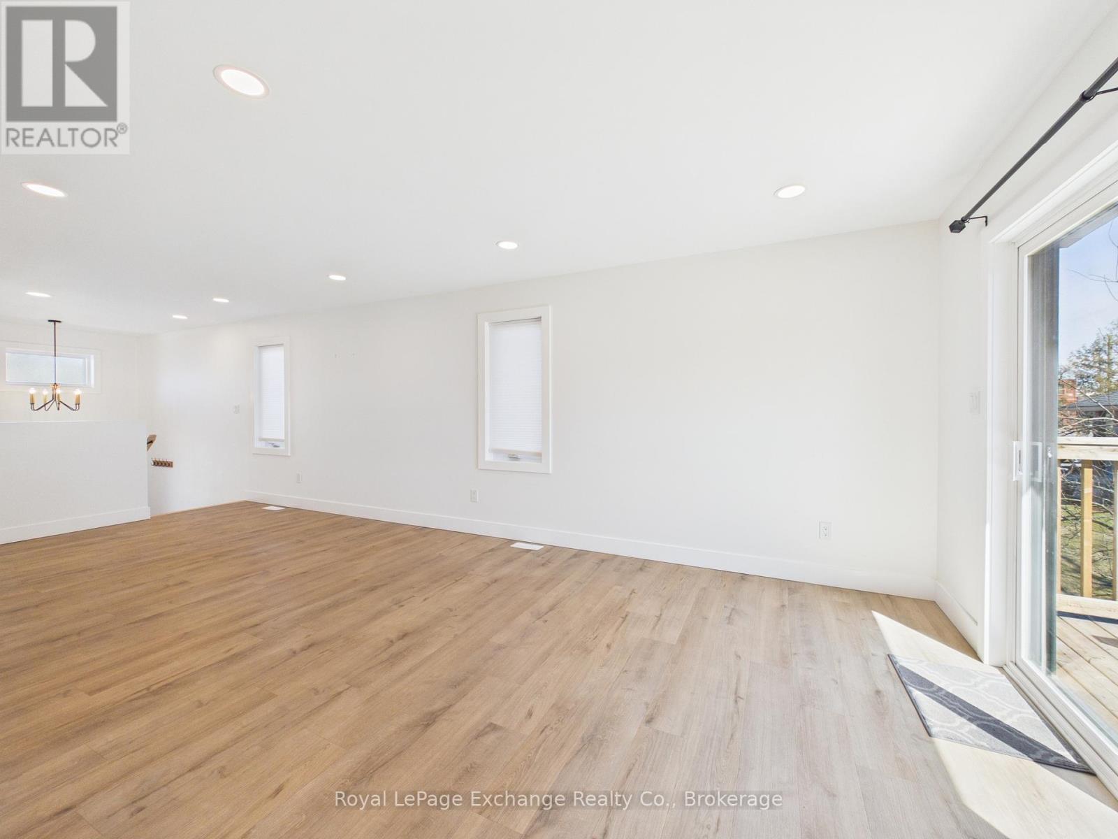 1085 SUTTON STREET