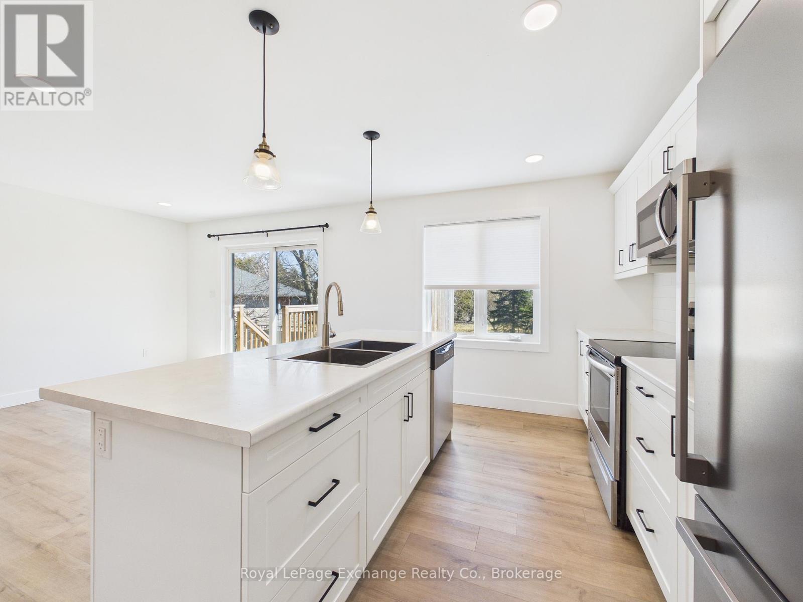 1085 SUTTON STREET