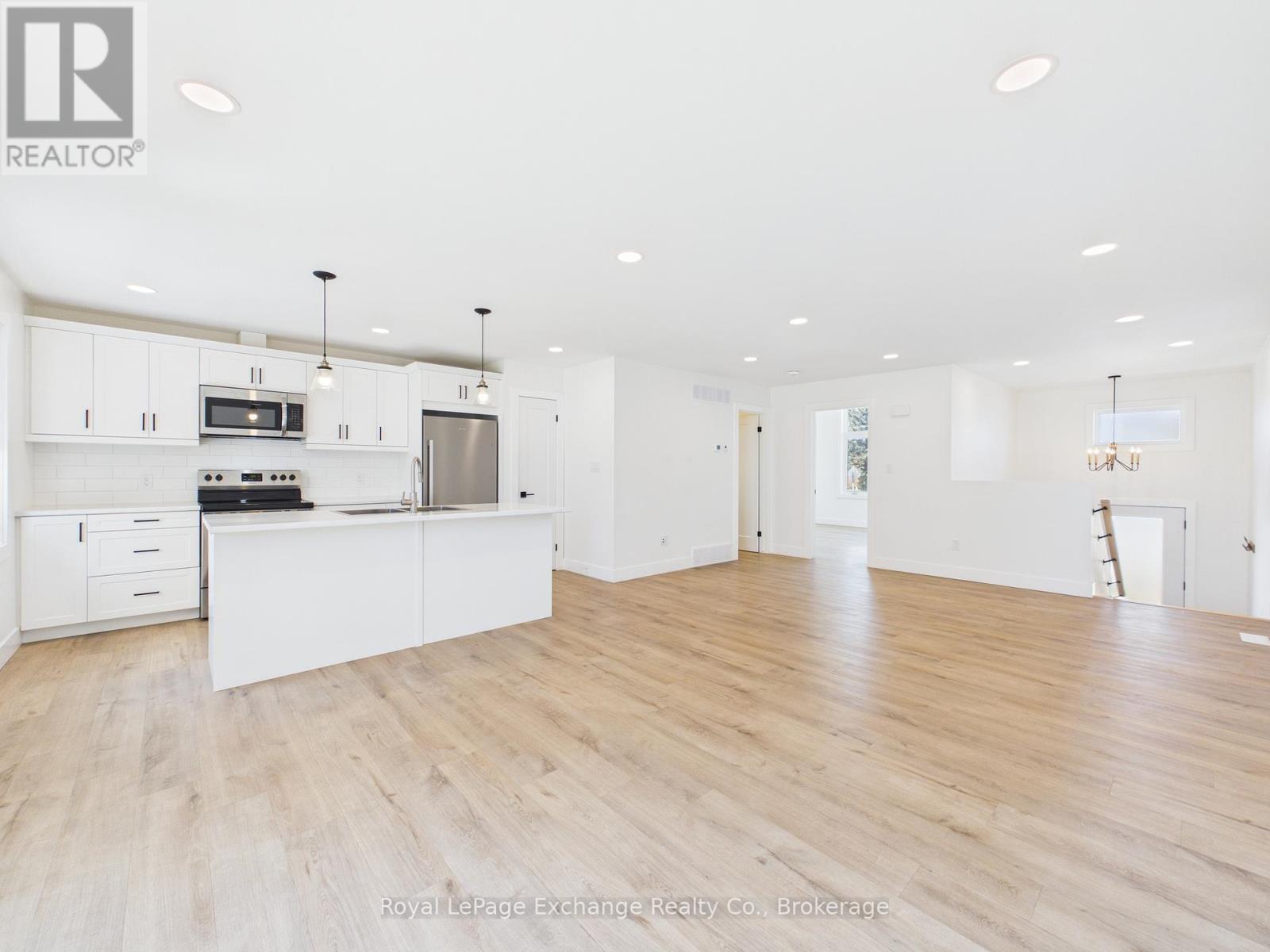 1085 SUTTON STREET