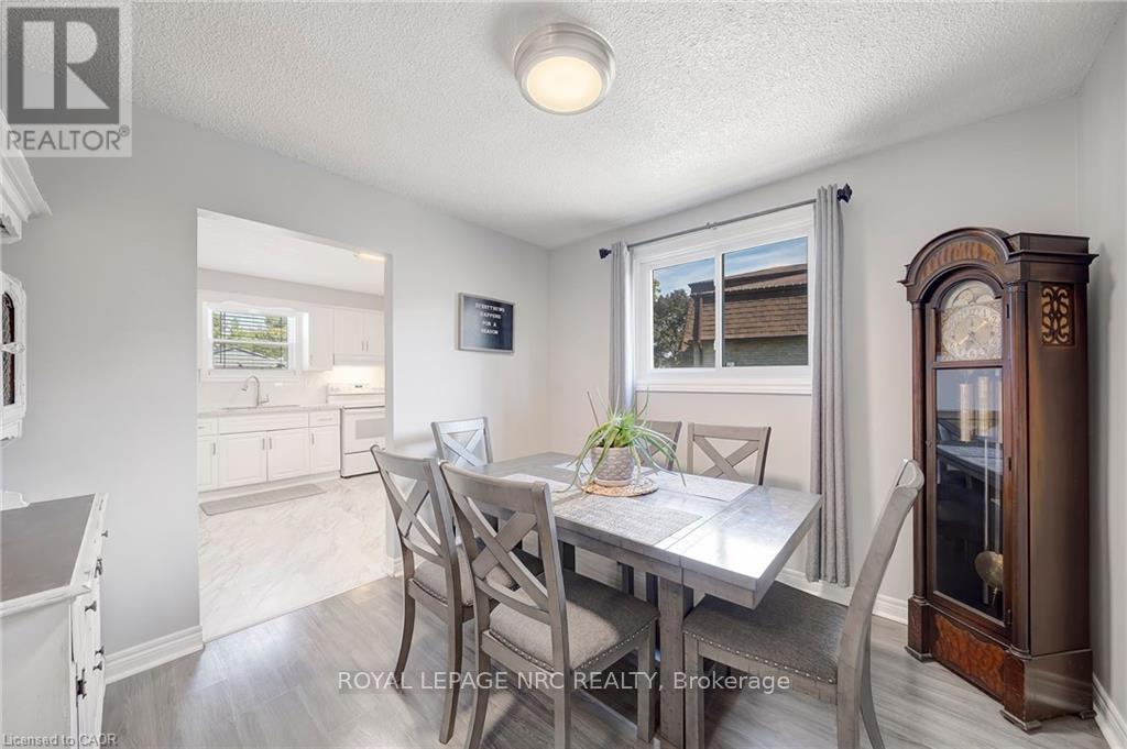 23 BISMARK DRIVE - 13