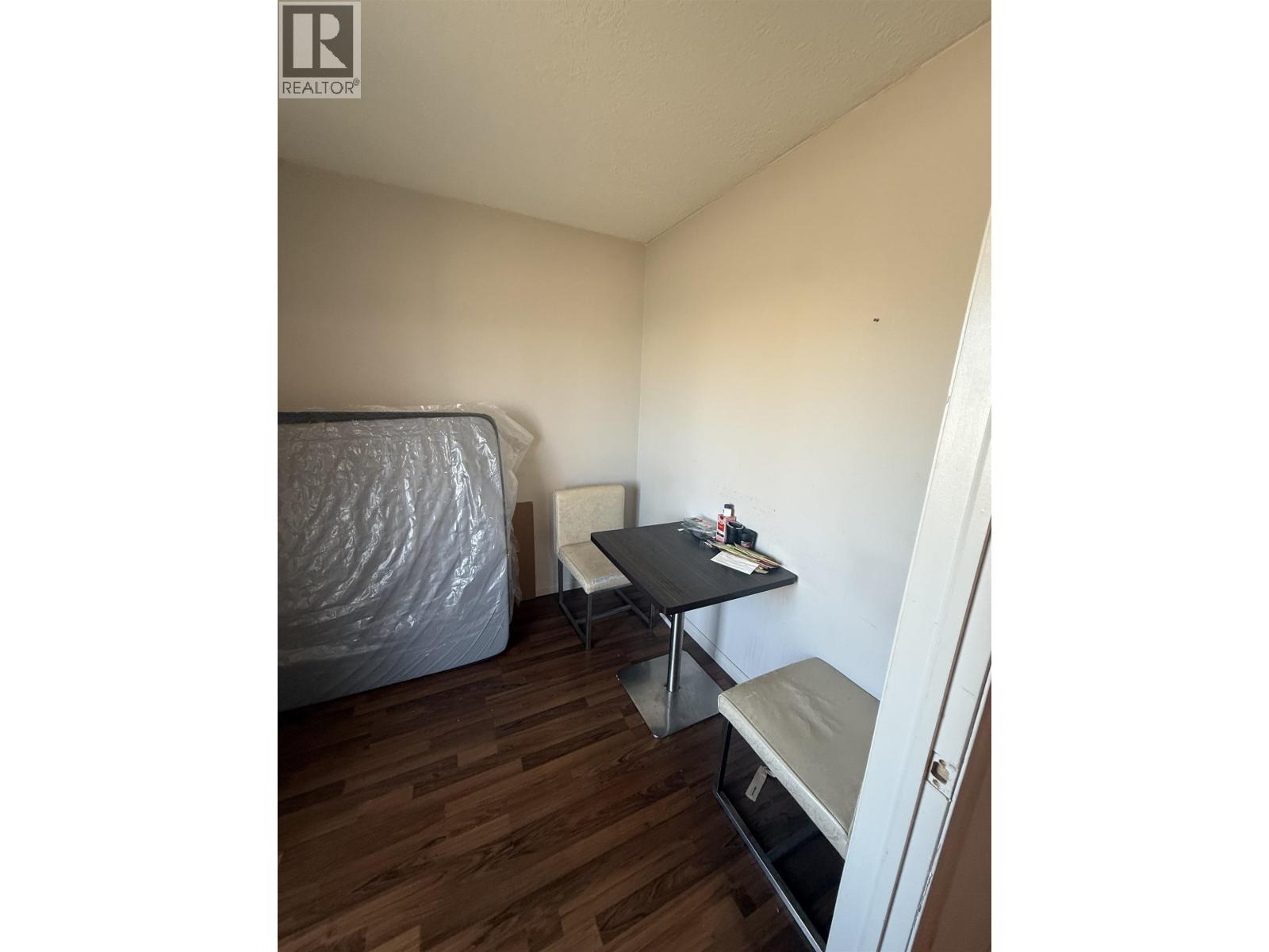 10203 98 AVENUE - 6