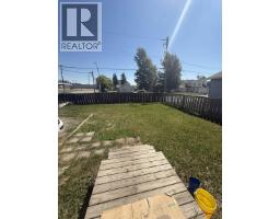 10203 98 Avenue, Fort St  John, BC V1J0B1 Photo 8