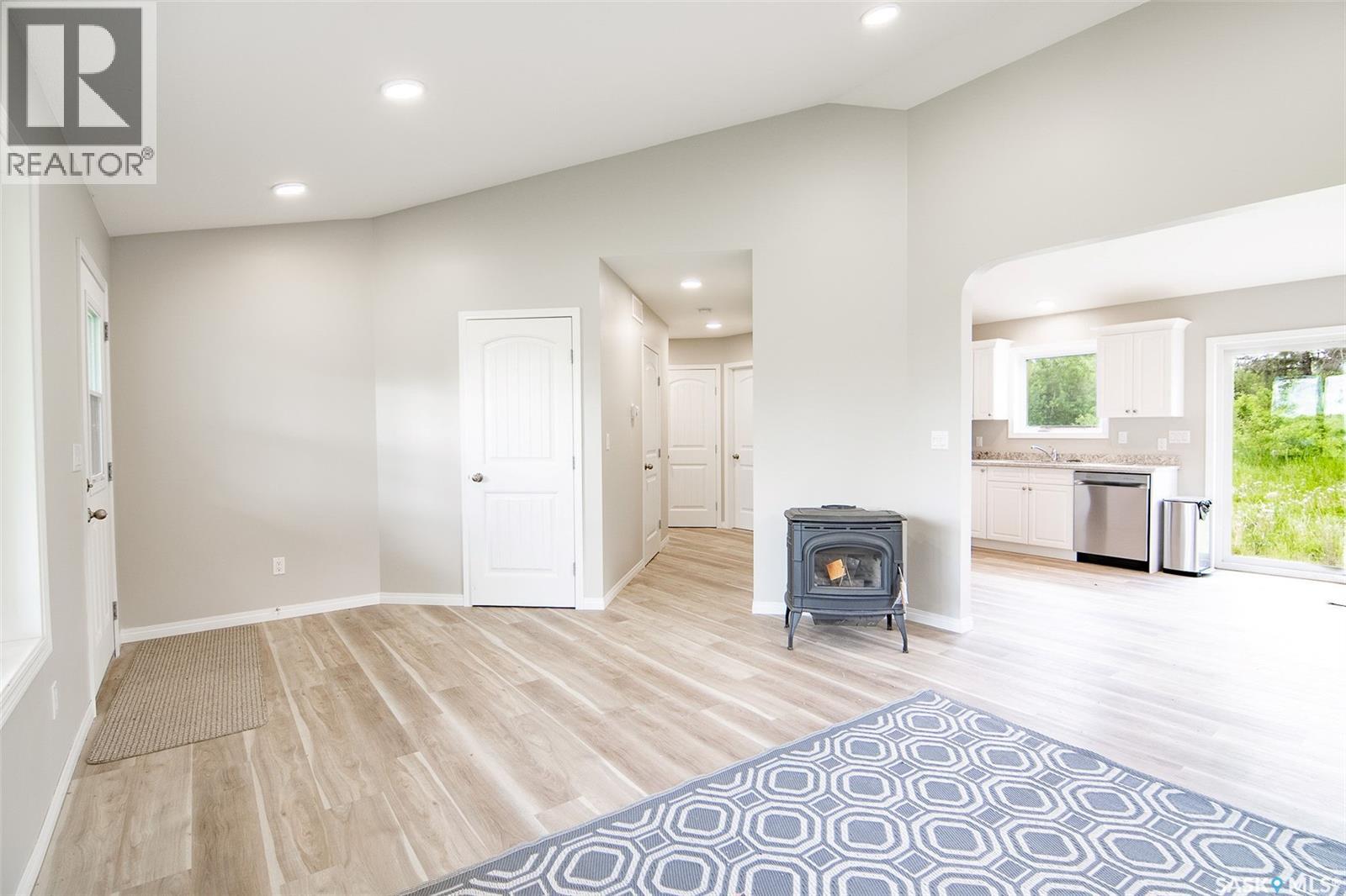 304 Railway AVENUE - 9