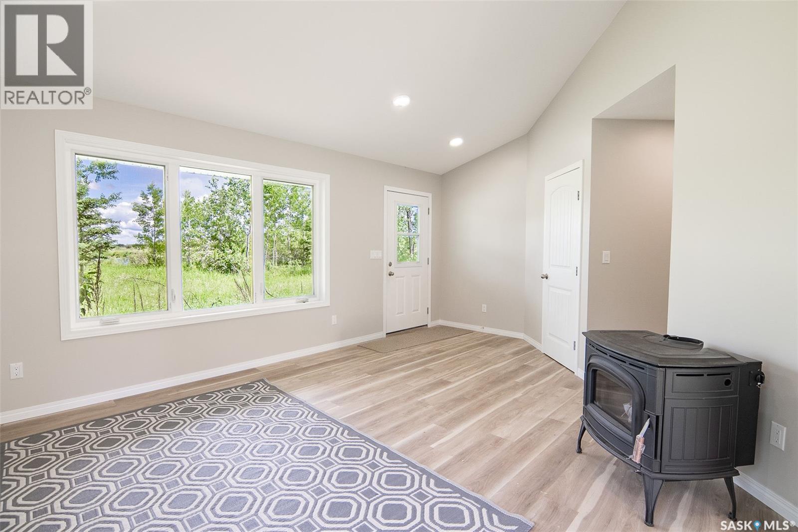 304 Railway AVENUE - 11