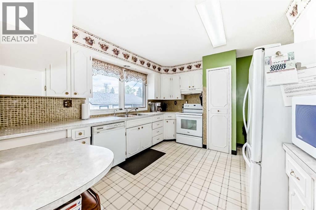 6004 53 Ave - photo 3