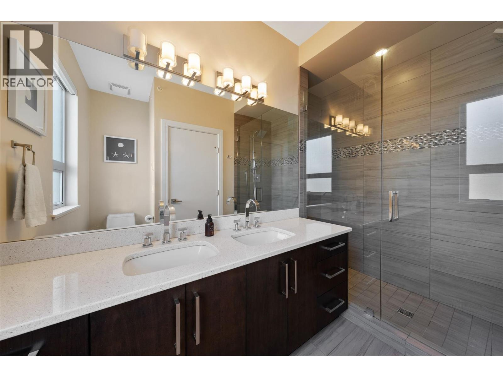 #18 3756 Lakeshore Road - 13