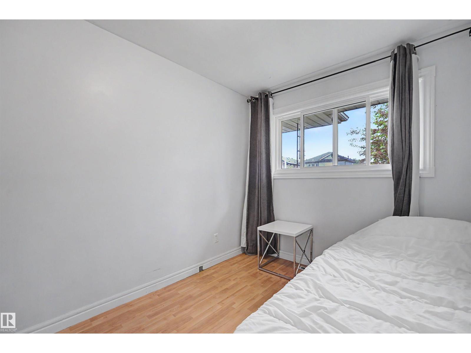 12707 87 ST NW - 17