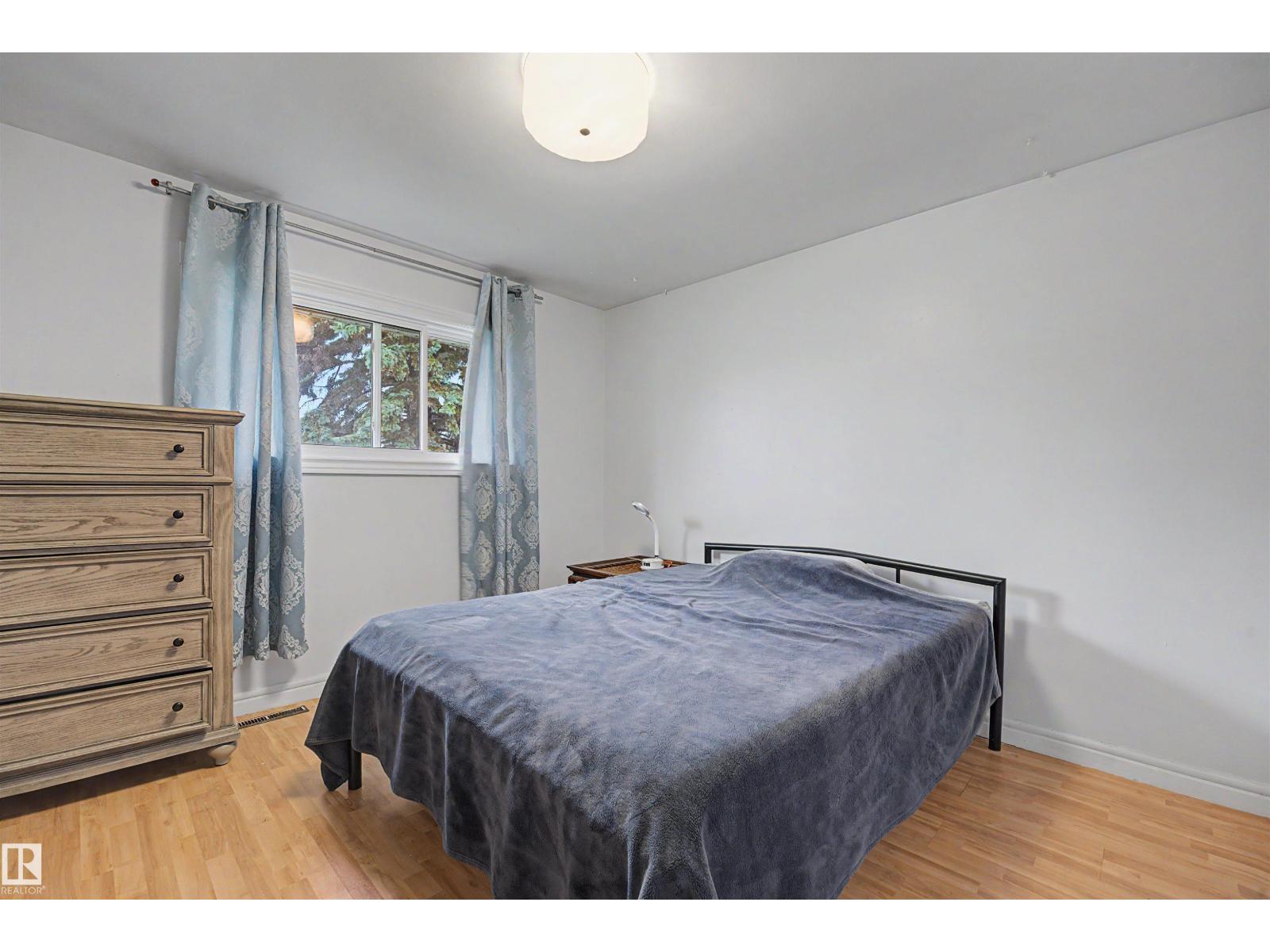 12707 87 ST NW - 18