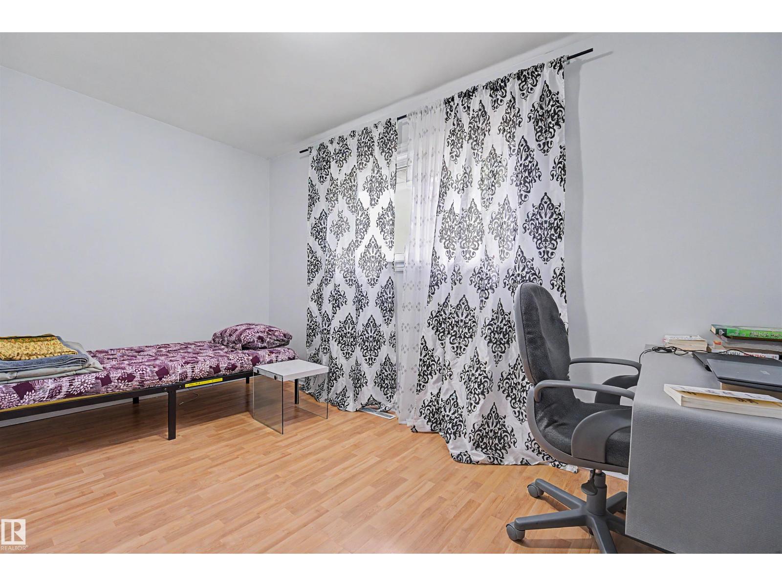 12707 87 ST NW - 22