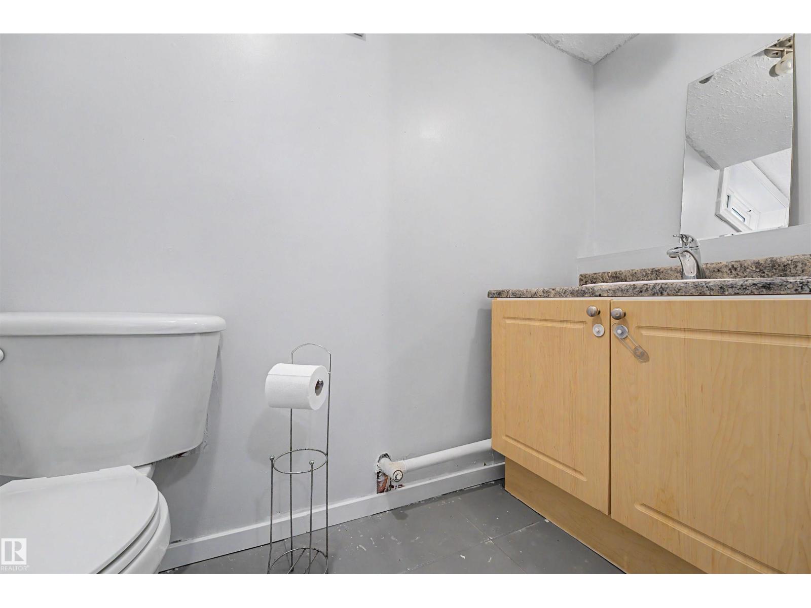 12707 87 ST NW - 27