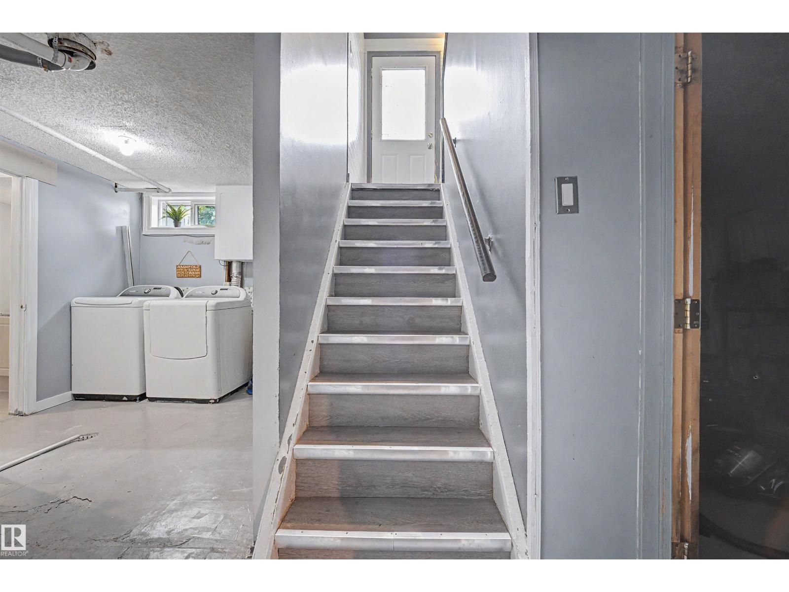 12707 87 ST NW - 29