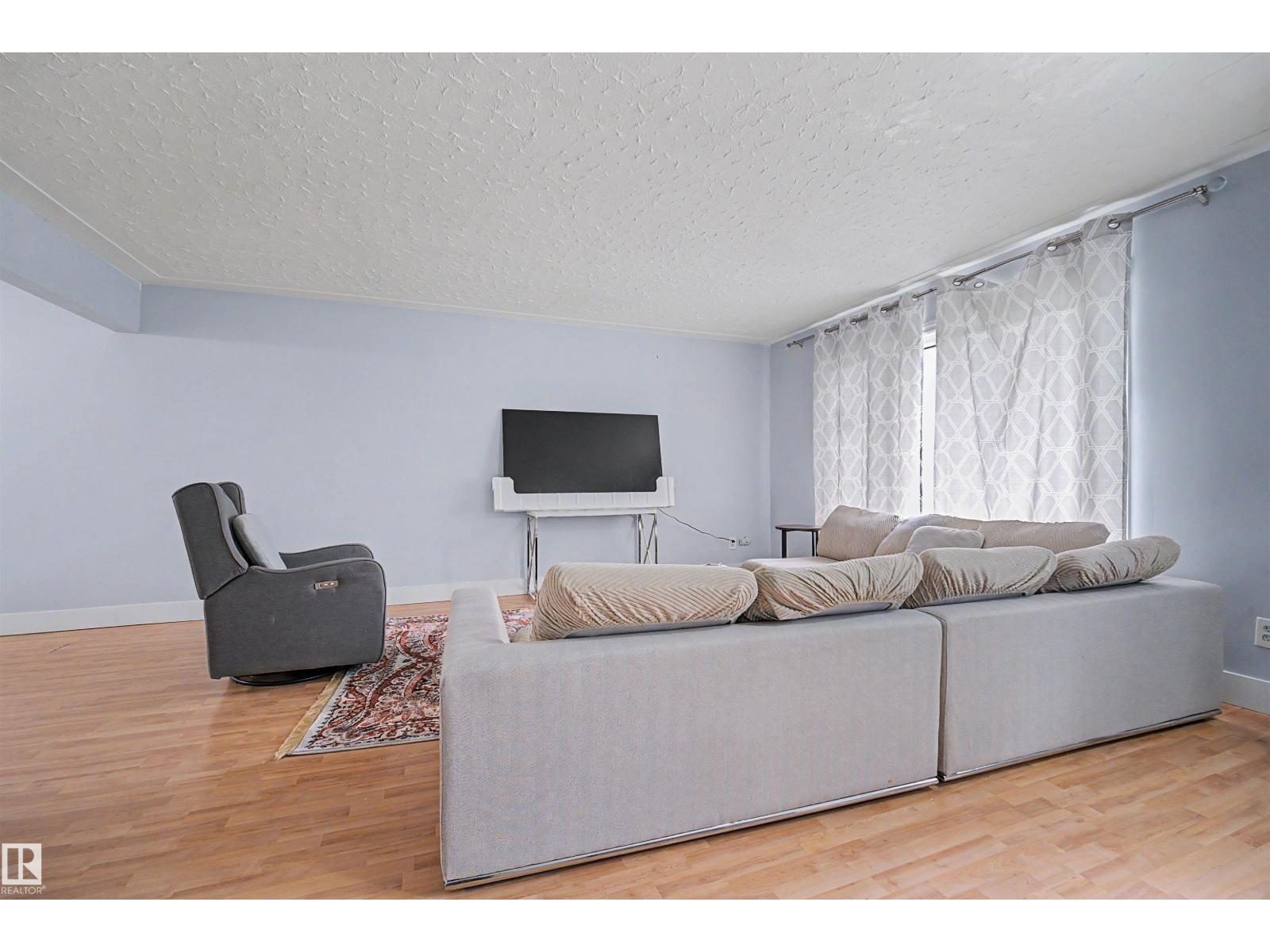 12707 87 ST NW - 3
