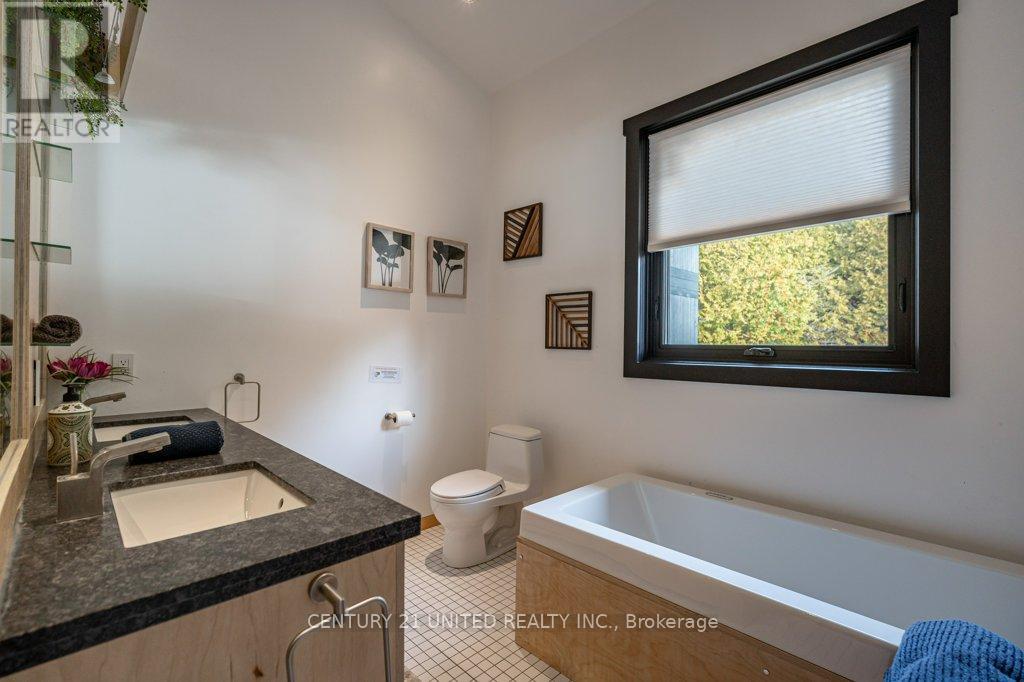 1080 CLYDESDALE ROAD - 23