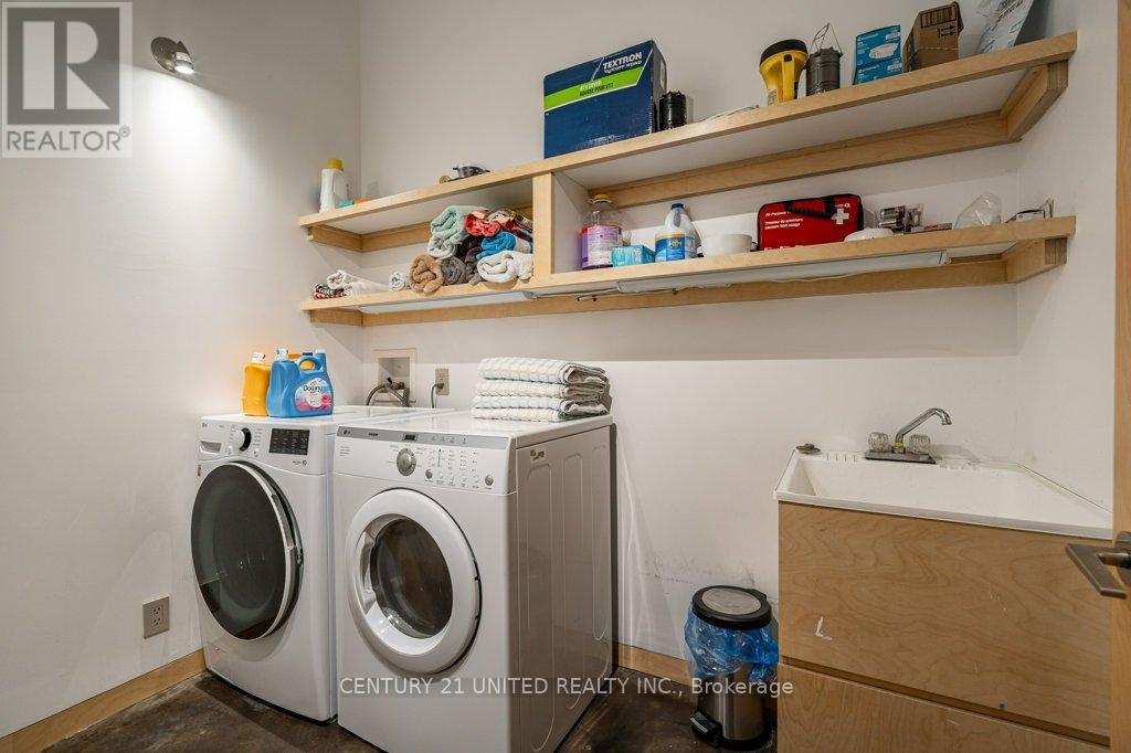 1080 CLYDESDALE ROAD - 30