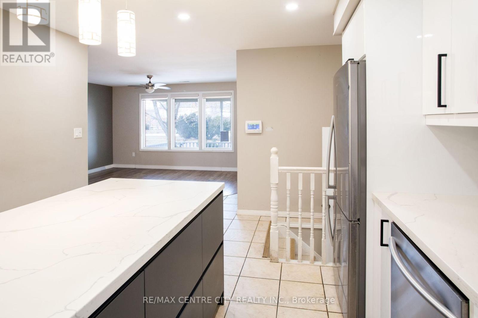 1231 SUNNINGDALE ROAD E - 12