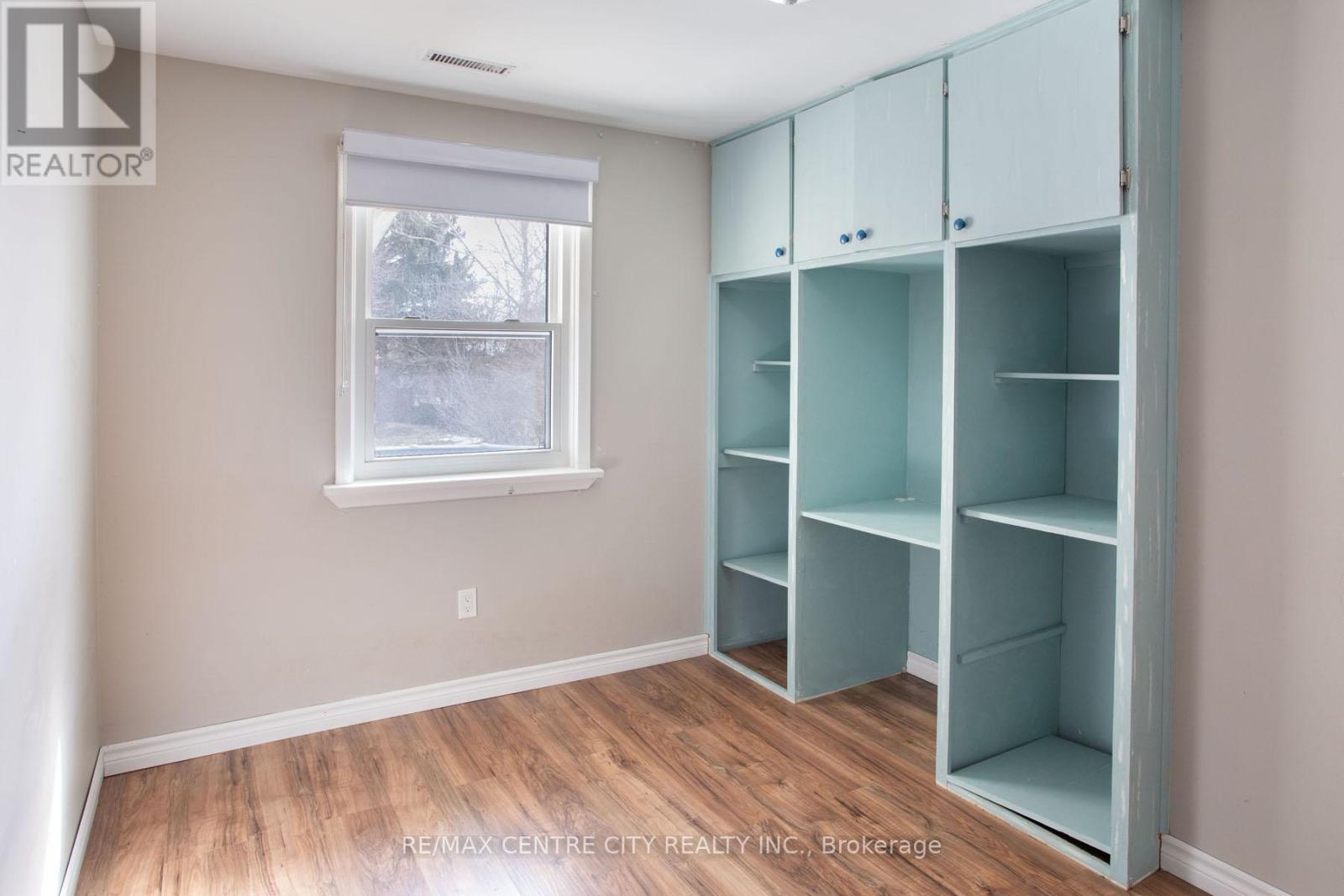 1231 SUNNINGDALE ROAD E - 22