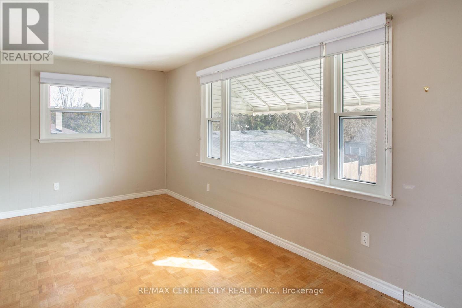 1231 SUNNINGDALE ROAD E - 30