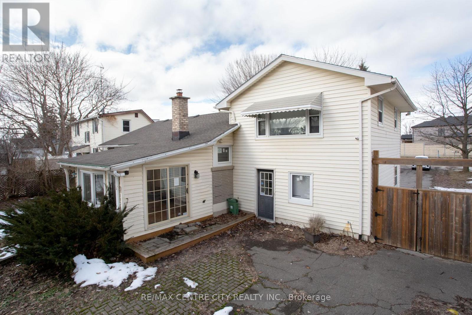 1231 SUNNINGDALE ROAD E - 43