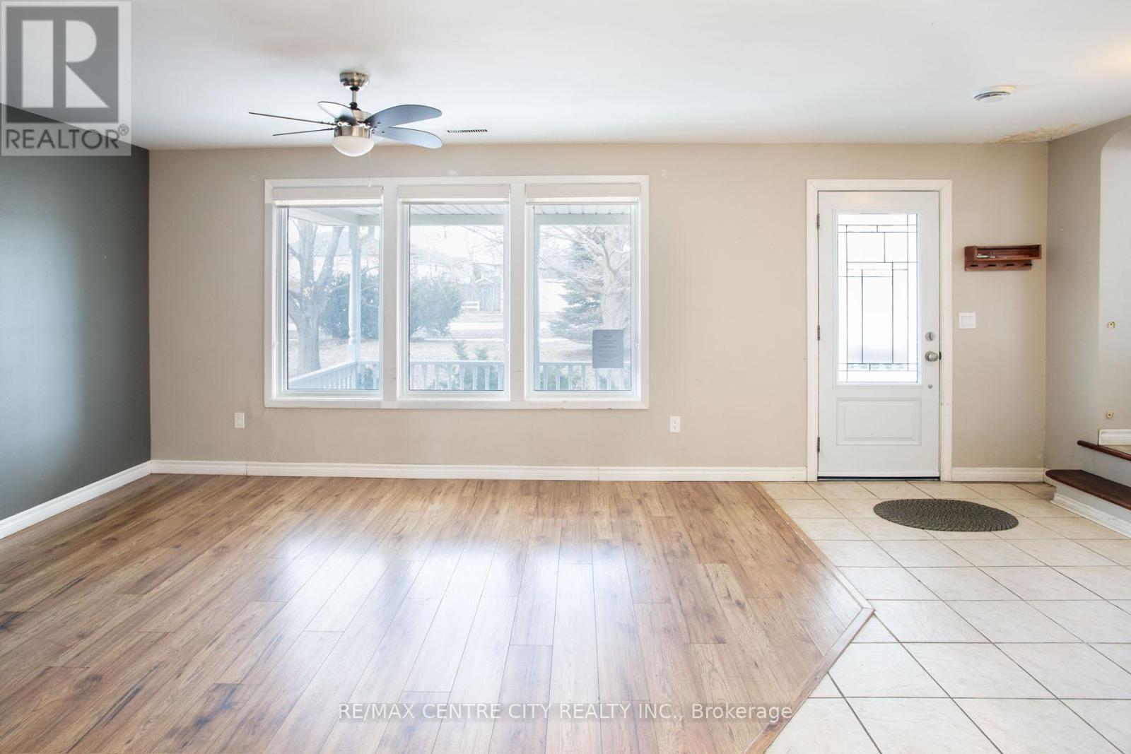 1231 SUNNINGDALE ROAD E - 6