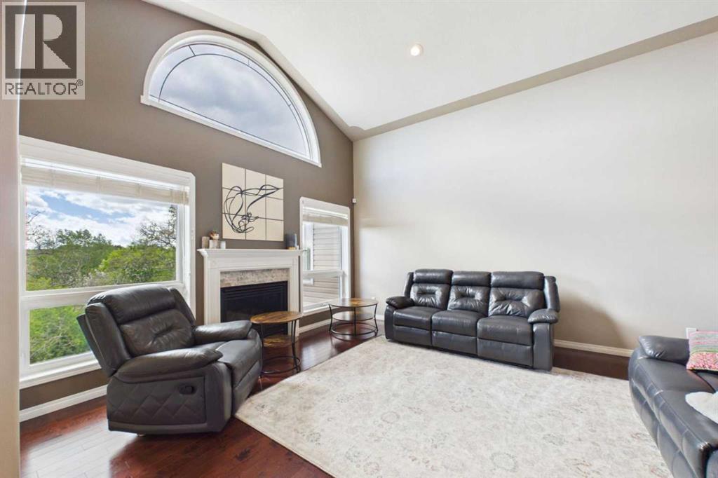 32 Lakes Close — photo 13