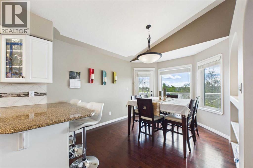 32 Lakes Close — photo 14