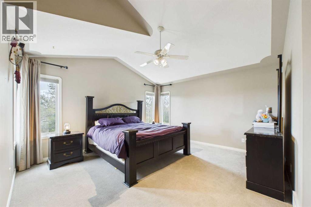 32 Lakes Close — photo 25
