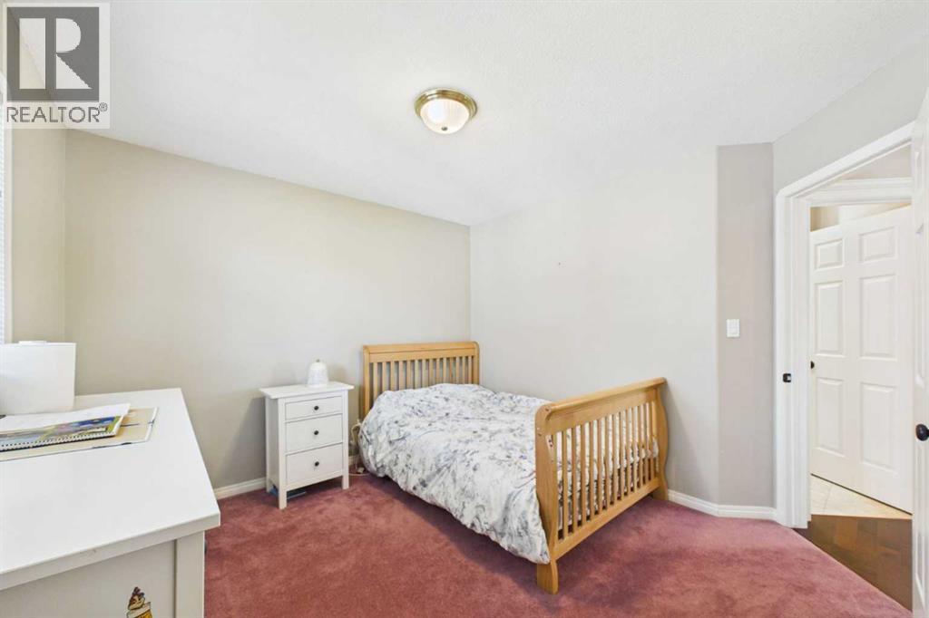 32 Lakes Close — photo 32