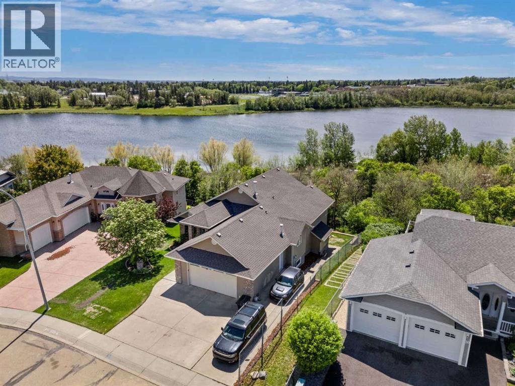 32 Lakes Close — photo 47