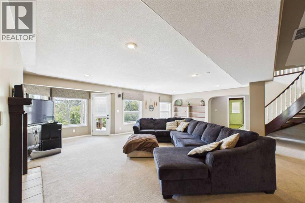 32 Lakes Close — photo 37