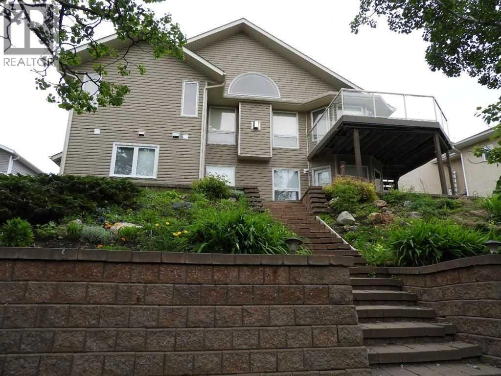 32 Lakes Close — photo 46