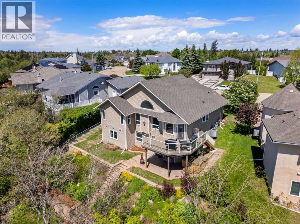 32 Lakes Close — photo 50