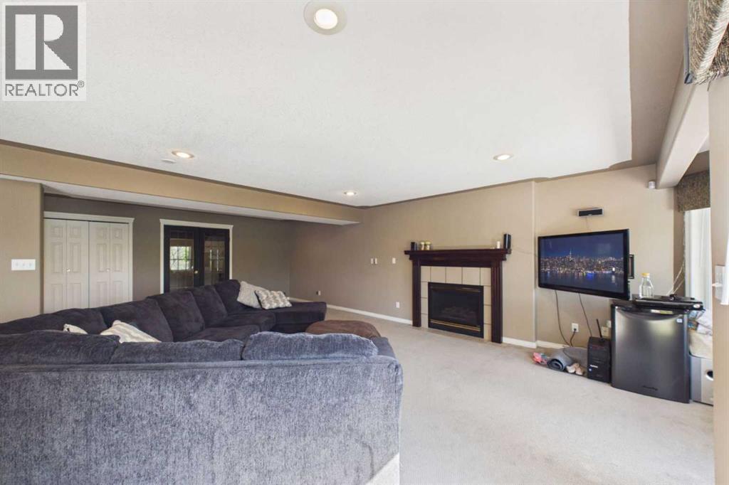 32 Lakes Close — photo 36