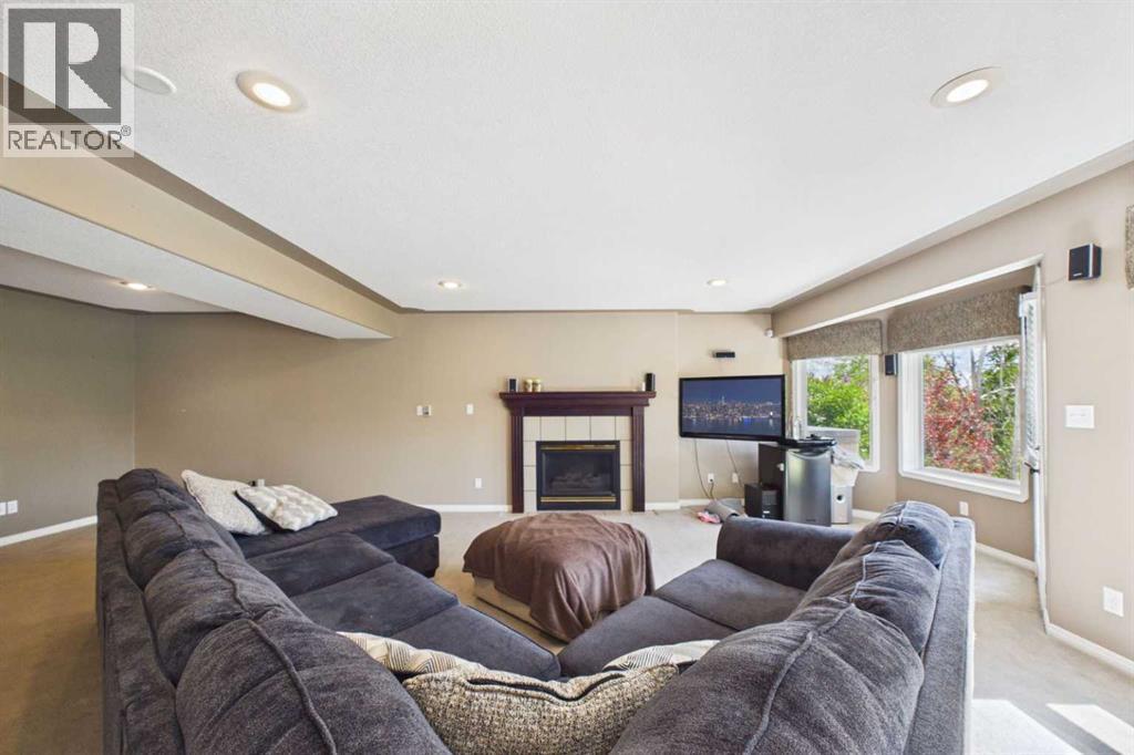 32 Lakes Close — photo 35