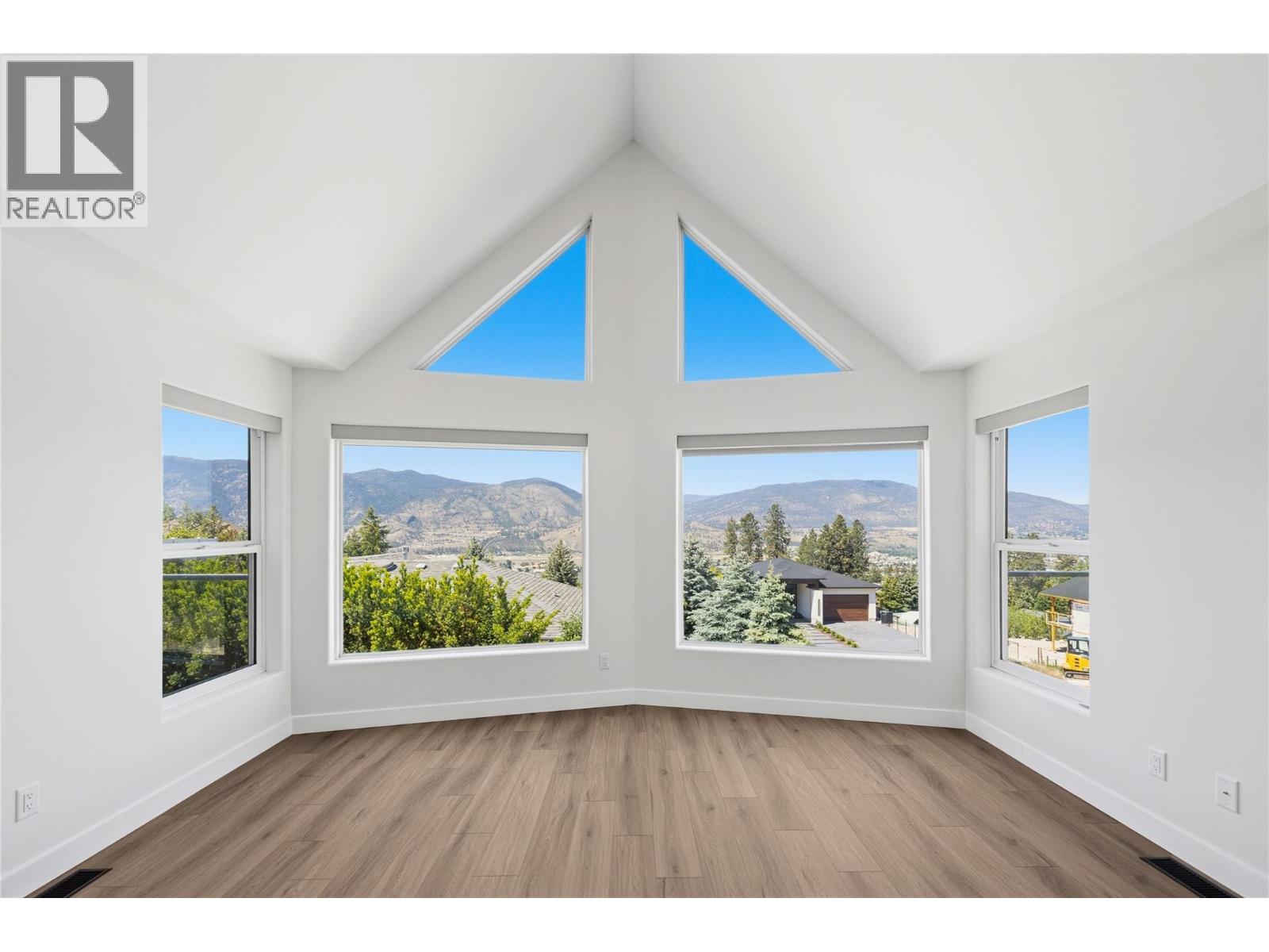 2850 Evergreen Drive - 1