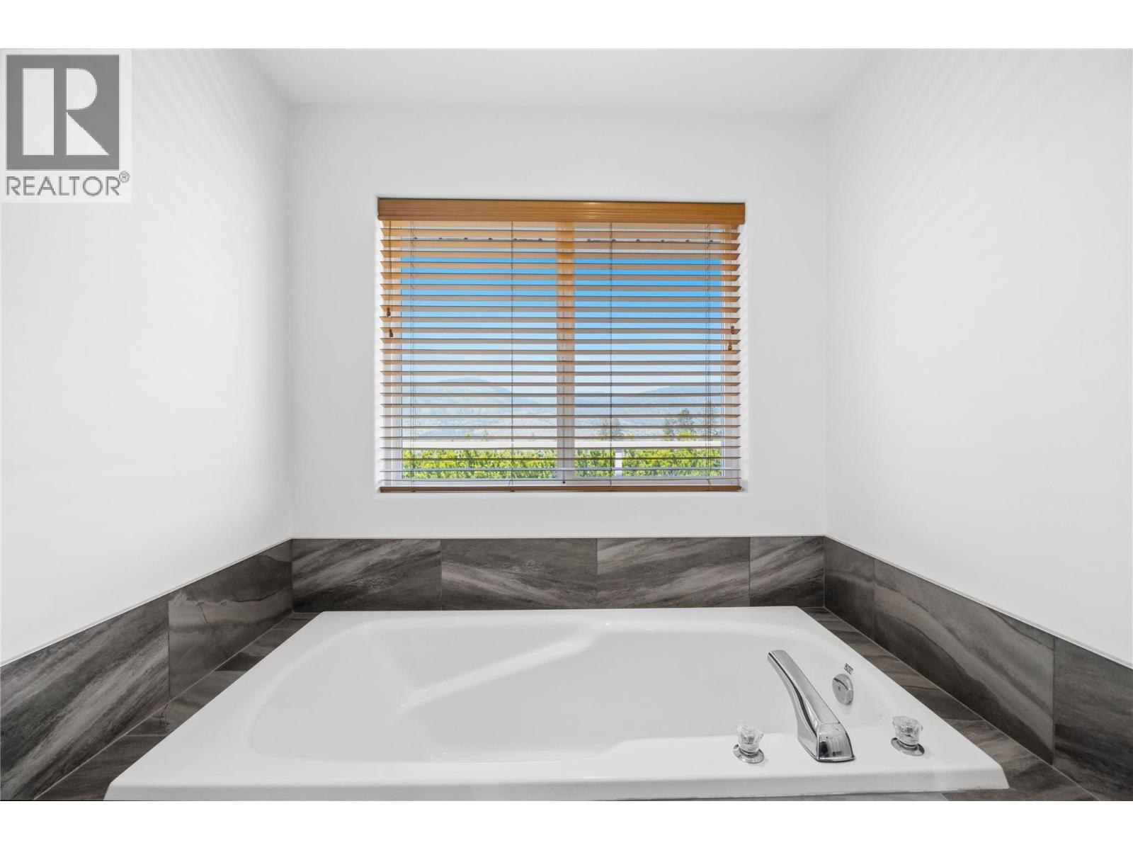 2850 Evergreen Drive - 17