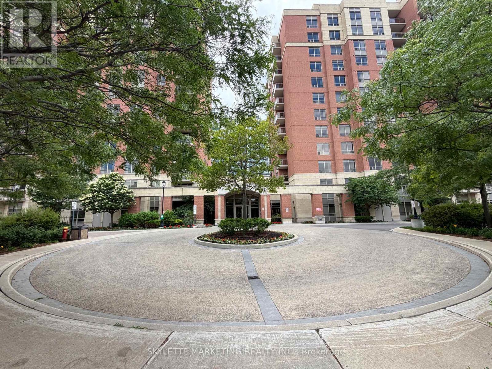 #PH13 75 KING WILLIAM CRESCENT - 2