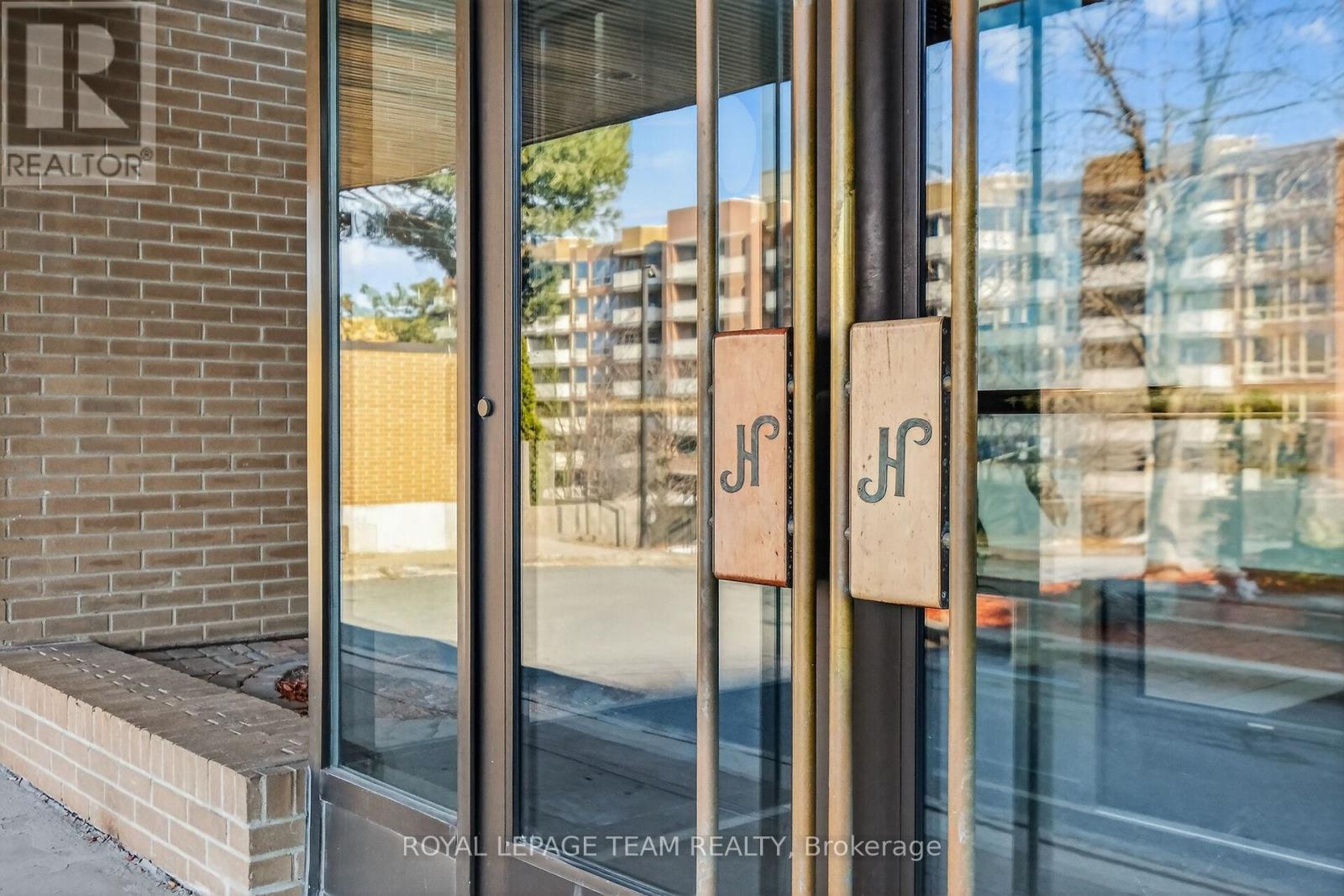 2 Bed, 1 Bath House for Sale in Ottawa – 2012 – 515 ST LAURENT BOULEVARD, Ottawa – MLS# X13011976 - Image 7