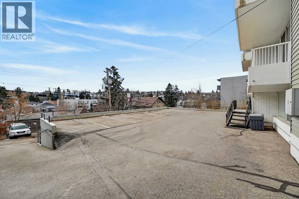 #10 1815 26 Avenue SW - 25