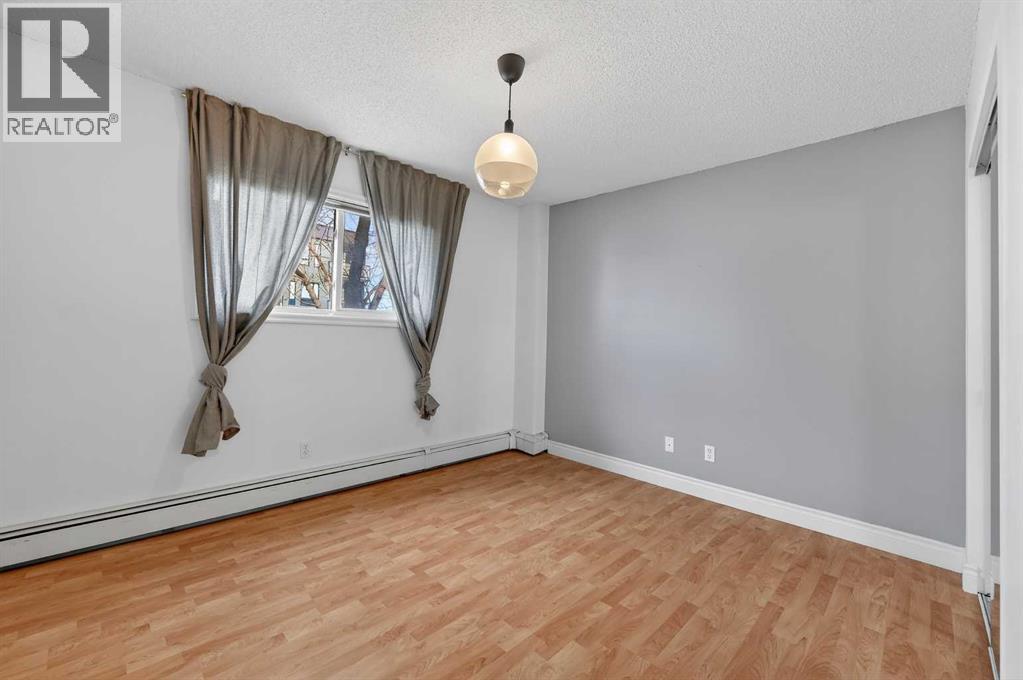 #10 1815 26 Avenue SW - 19