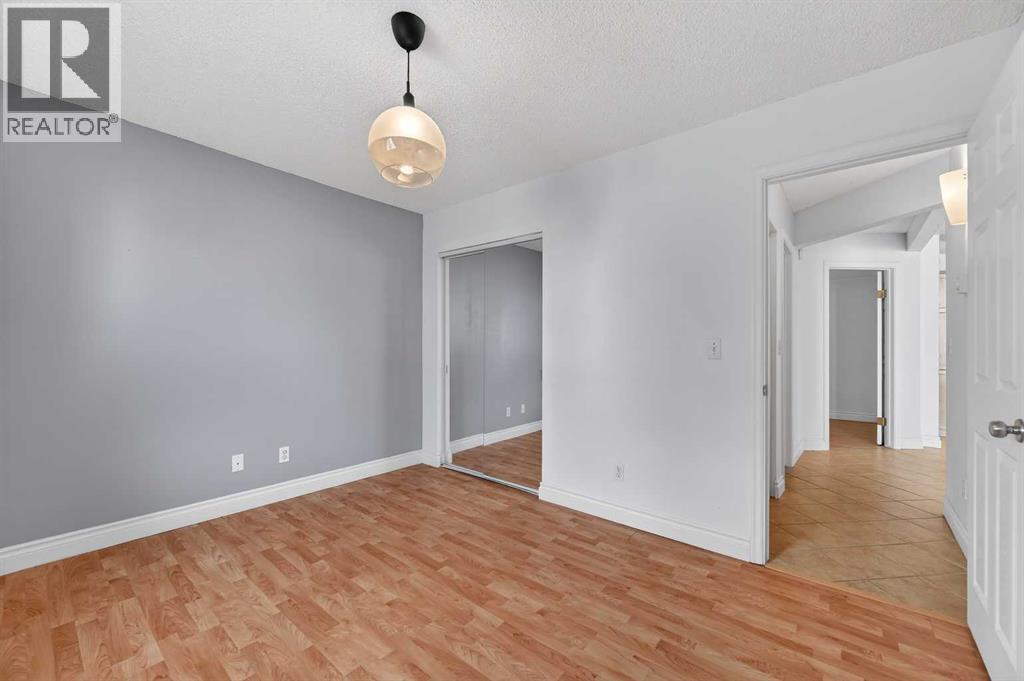 #10 1815 26 Avenue SW - 20