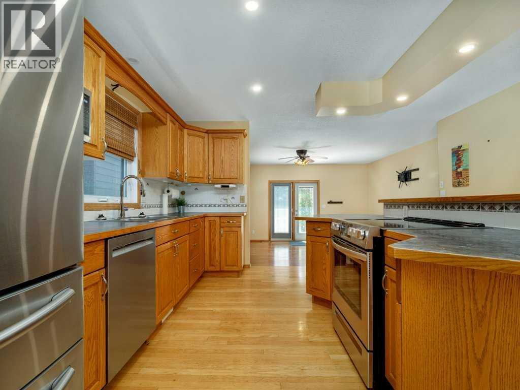 51 Wildwood Crescent W — photo 8
