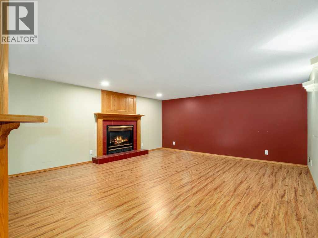 51 Wildwood Crescent W — photo 28