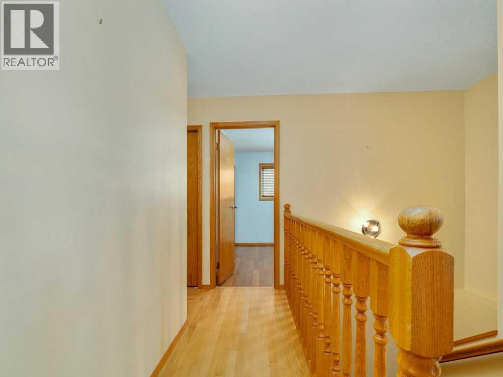 51 Wildwood Crescent W — photo 13