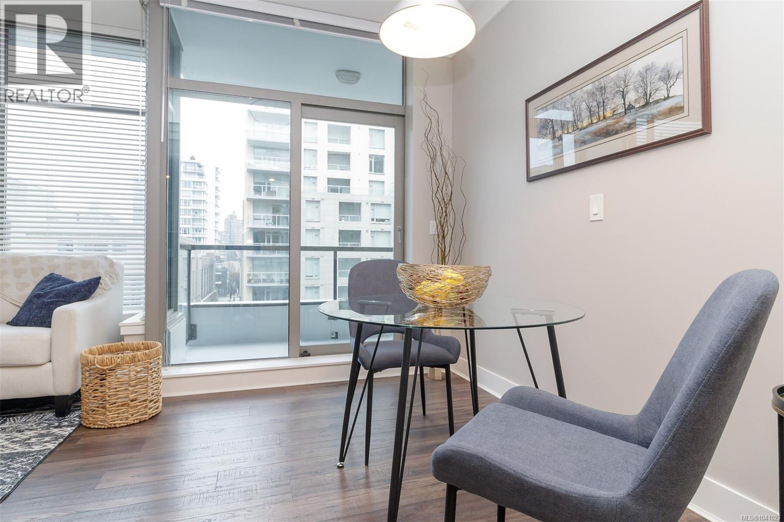 406 845 Yates Street, Victoria