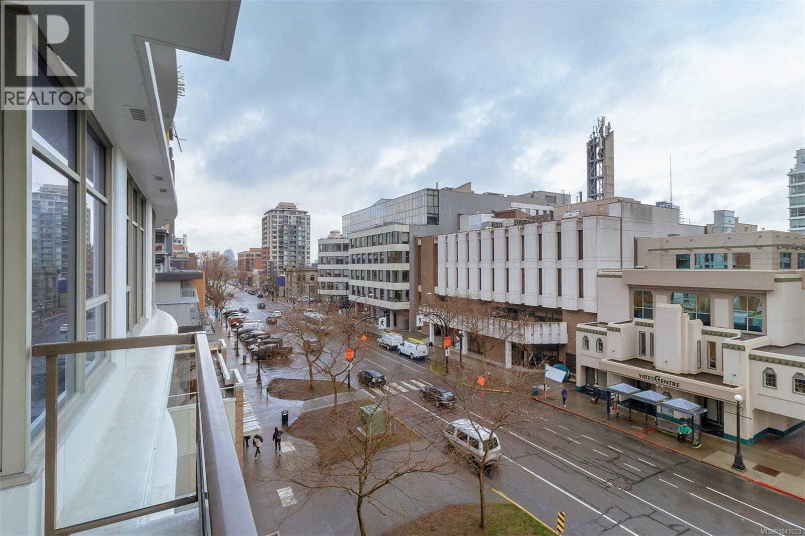 406 845 Yates Street, Victoria