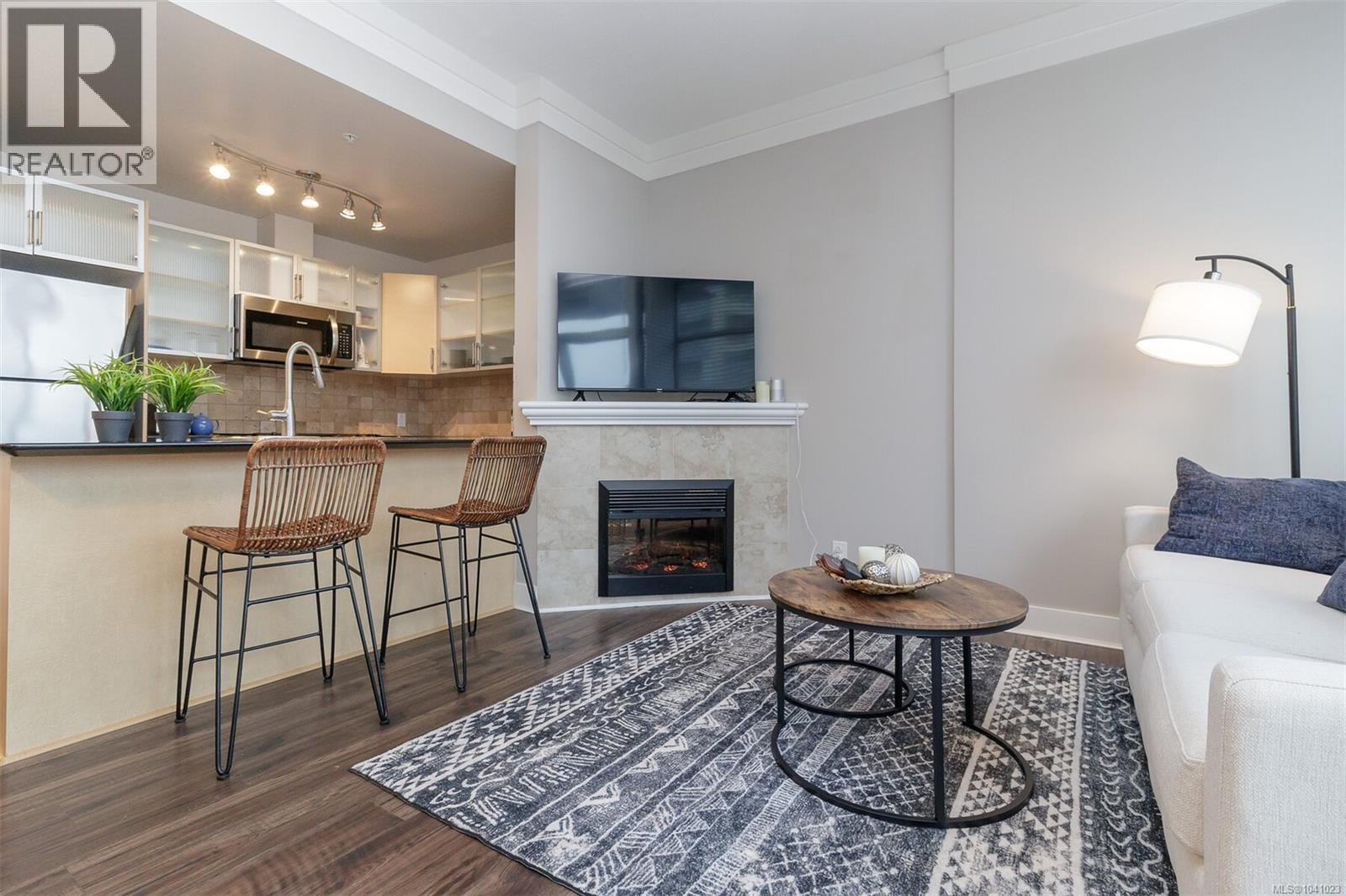 406 845 Yates Street, Victoria